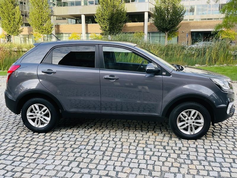 SsangYong Korando 2.0i MAN 1.MAJ SERVISKA TAŽNÉ - fotka 11 z 41