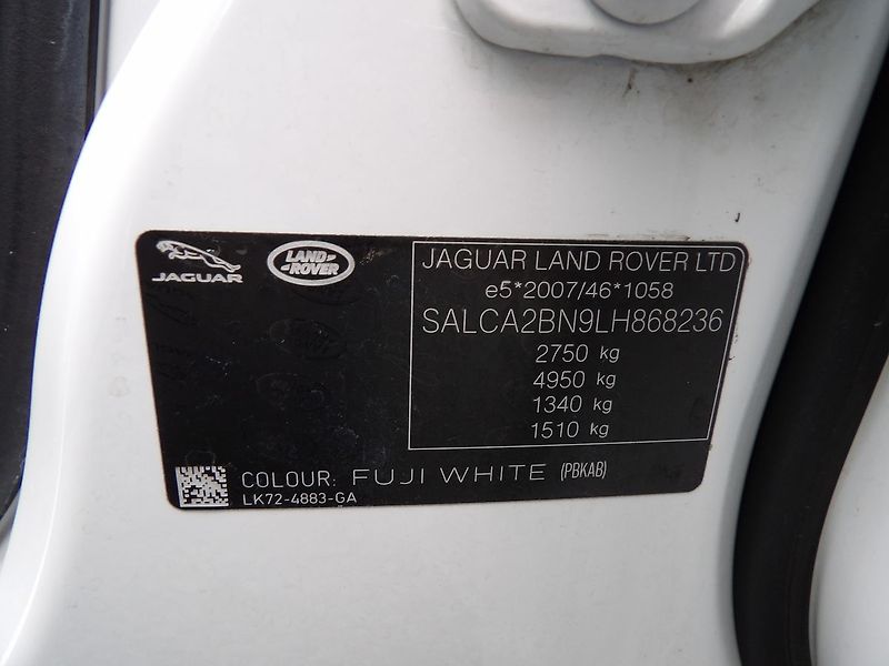 Land Rover Discovery Sport D150 S AWD A/T 7míst Tažné DPH - fotka 34 z 35