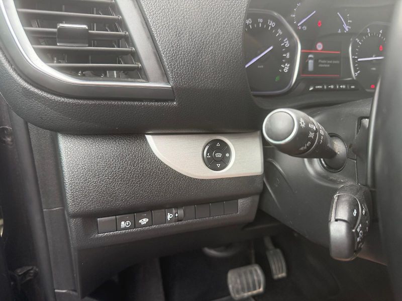 Peugeot Traveller (2021) L3 2.0 BlueHDI EAT VIP_KP - fotka 12 z 15