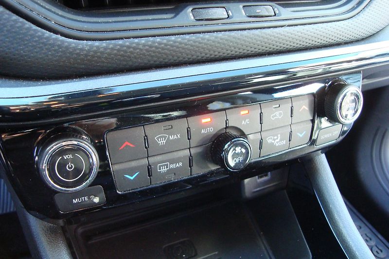 Jeep Compass (2022) 1.3 Night Eagle,ČR,1.Majitel - fotka 55 z 75