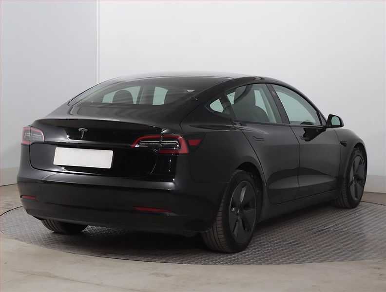 Tesla Model 3 (2023) Standard Range LFP, SoH 96% - fotka 5 z 23