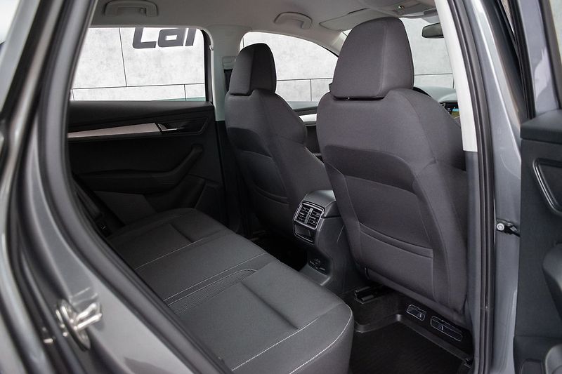 Škoda Karoq 1.5 TSI TAŽNÉ*KAMERA*DPH*ČR 1M - fotka 14 z 39