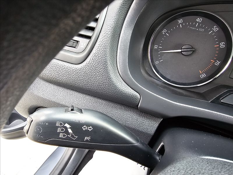 Škoda Fabia II 1,2TSi 63KW Ambiente - fotka 18 z 43