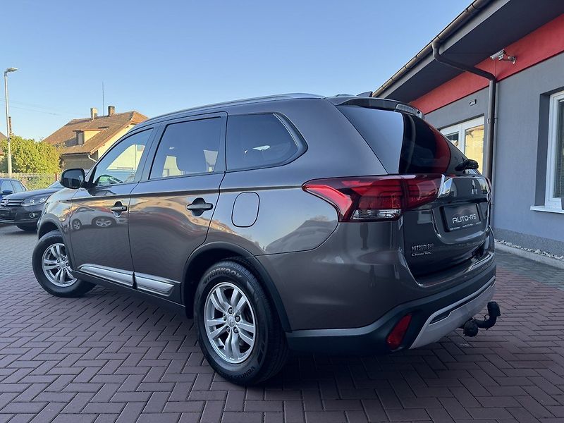 Mitsubishi Outlander (2019) 2.0i Mivec Digi Klima Kamera - fotka 3 z 48