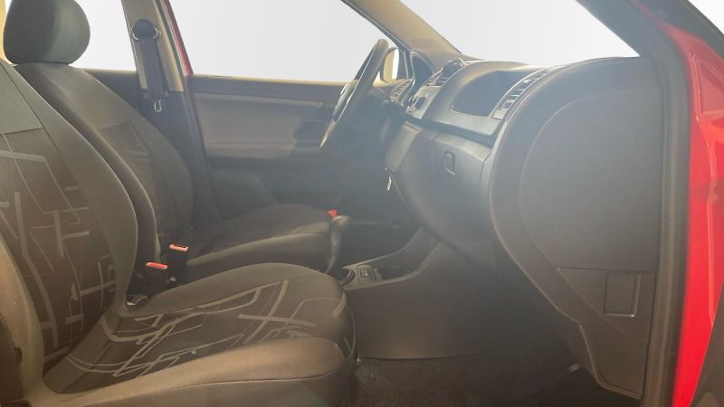 Škoda Fabia (2011) Classic 1.2 HTP 44kW - fotka 13 z 22