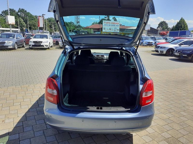Škoda Fabia (2009) KOMBI 1.4 16V - fotka 16 z 30