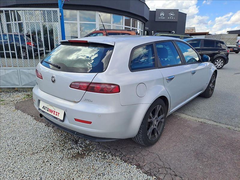 Alfa Romeo 159 1,9 JTD - fotka 3 z 13