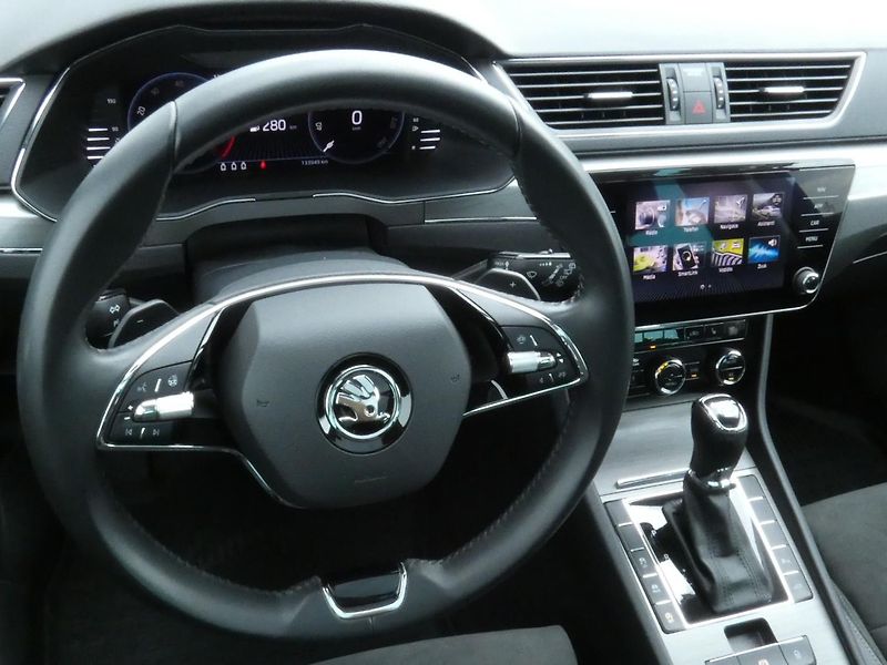 Škoda Superb (2023) Scout 2.0 TDI 147KW DSG 4x4 - fotka 17 z 30