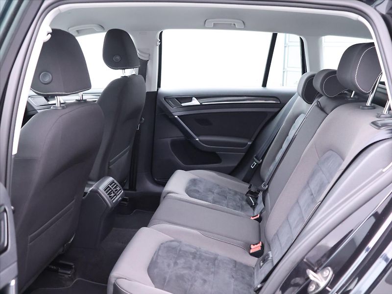 Volkswagen Golf 1,4 TSI Highline Bi-xenon - fotka 14 z 28