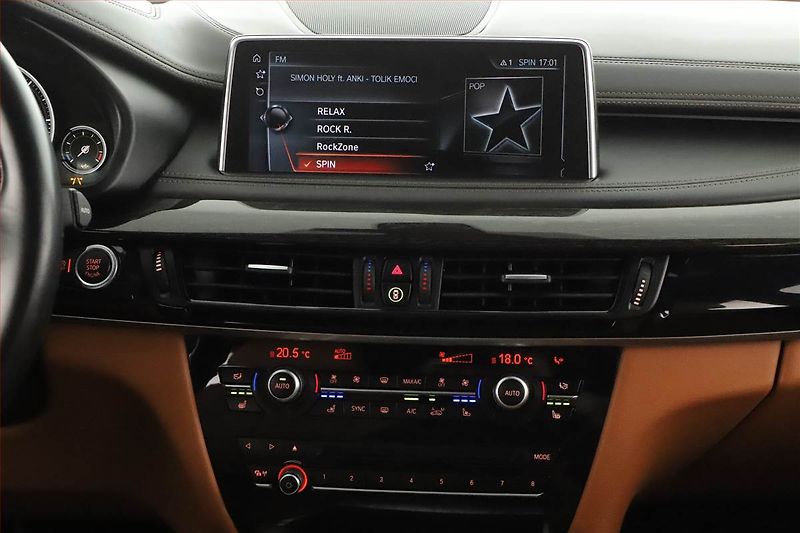 BMW X6 (2016) M Paket xDrive40d - fotka 11 z 21