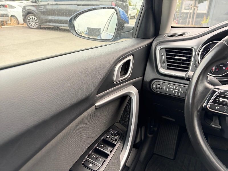 Kia Ceed (2024) TOP 1.5T-GDI 103kW DPH CZ - fotka 11 z 11