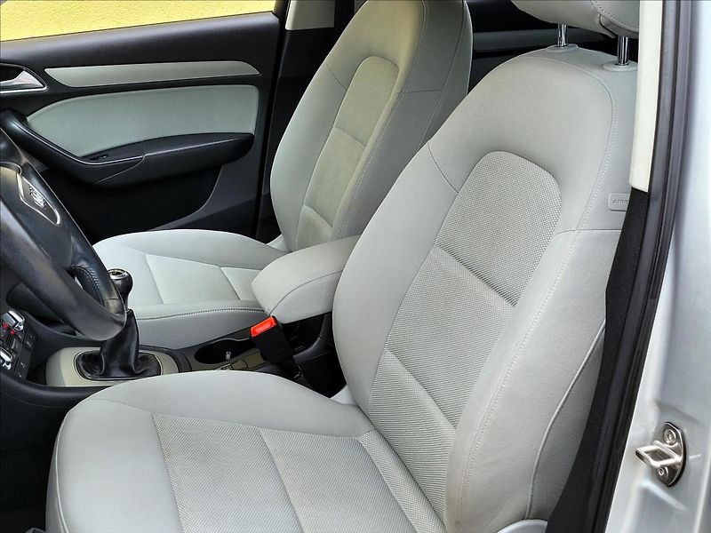 Audi Q3 2,0 TFSi Quattro SERV.KNÍŽKA - fotka 32 z 47