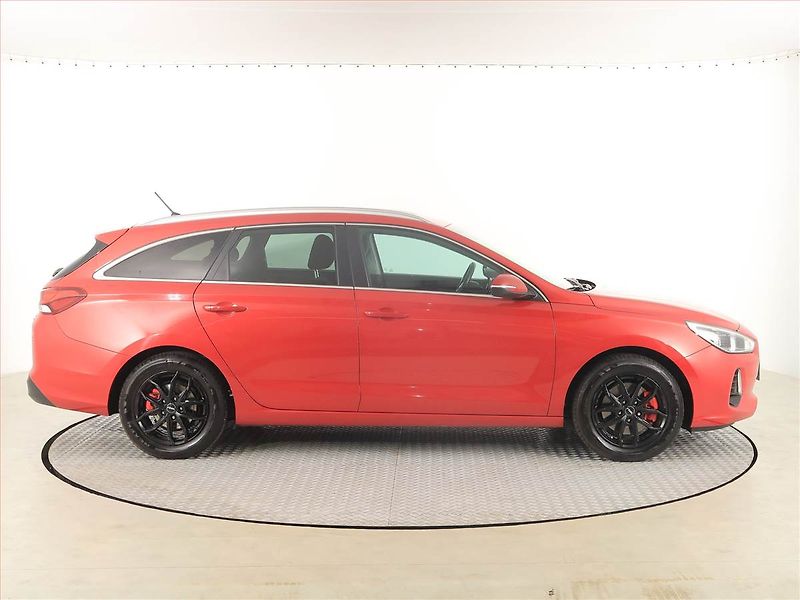 Hyundai i30 (2018) 1.4 CVVT, Serv.kniha, Tempomat - fotka 6 z 18
