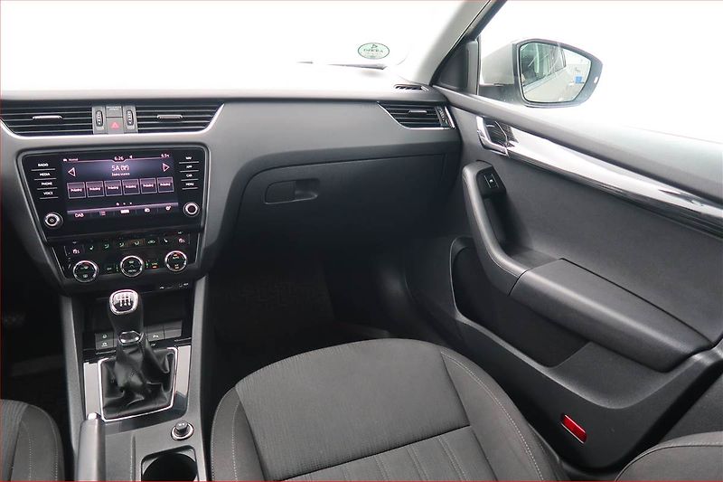 Škoda Octavia (2017) Style 2.0 TDI, Navi, Tempomat - fotka 8 z 18