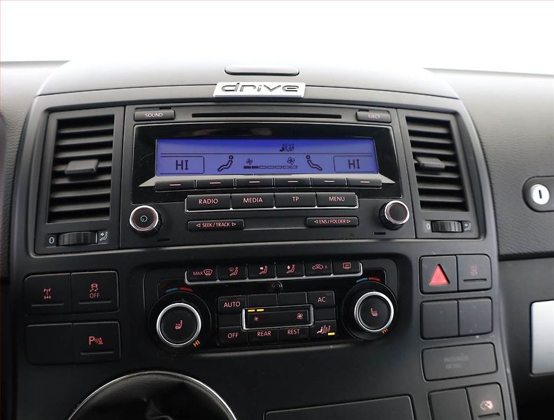 Volkswagen Multivan (2010) Comfortline 2.0 TDI 4Motion - fotka 9 z 17