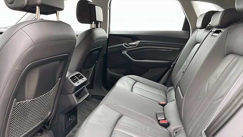 Audi Q8 e-tron 50 - 95 kWh Kůže Kamera DPH - fotka 15 z 15