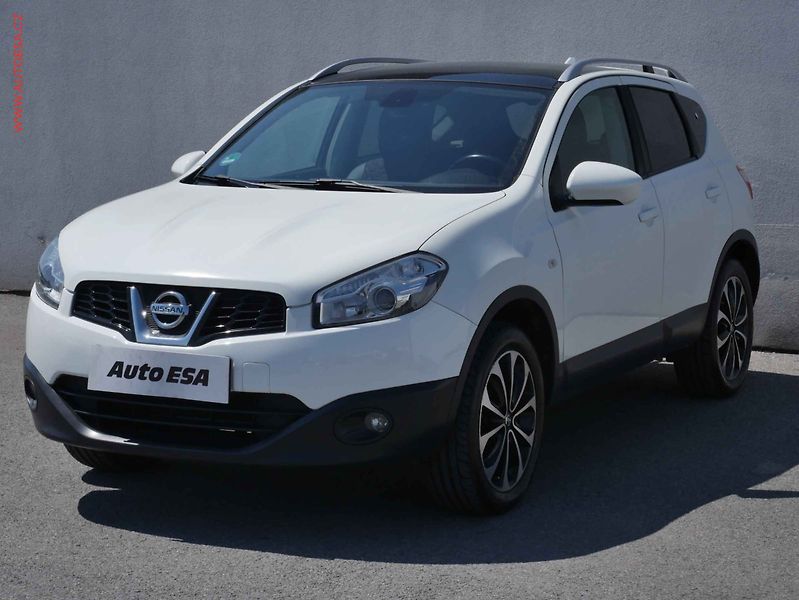 Nissan Qashqai (2011) 1.6 16V, ČR, Klima - fotka 3 z 17