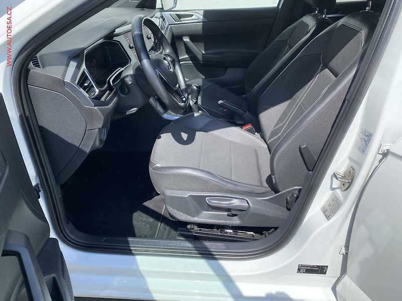 Volkswagen Polo (2018) 1.0 TSi, Highline, navi, - fotka 9 z 19
