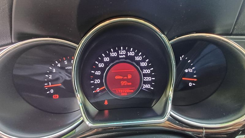 Kia Ceed SW (2017) - fotka 2 z 23
