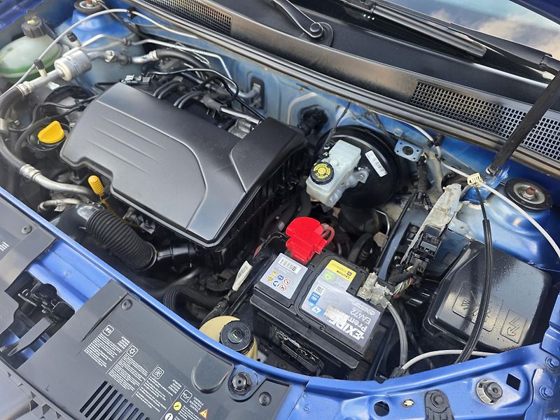 Dacia Sandero 1 2 TZ Klimatizace  - fotka 14 z 19