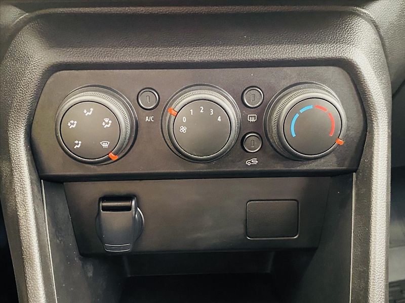 Dacia Jogger 1,0 TCe 67kW LPG 7 Míst - fotka 17 z 22