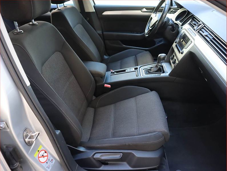 Volkswagen Passat (2017) Comfortline 2.0 TDI, Automat - fotka 9 z 20
