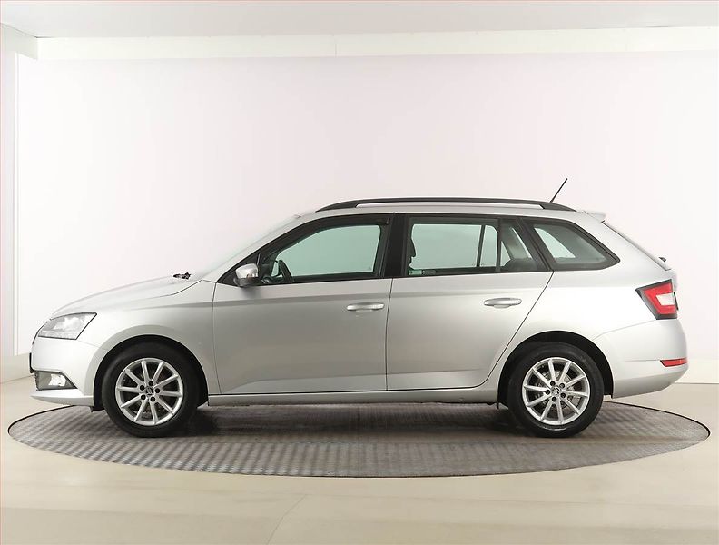 Škoda Fabia (2018) Ambition 1.0, Serv.kniha - fotka 3 z 19