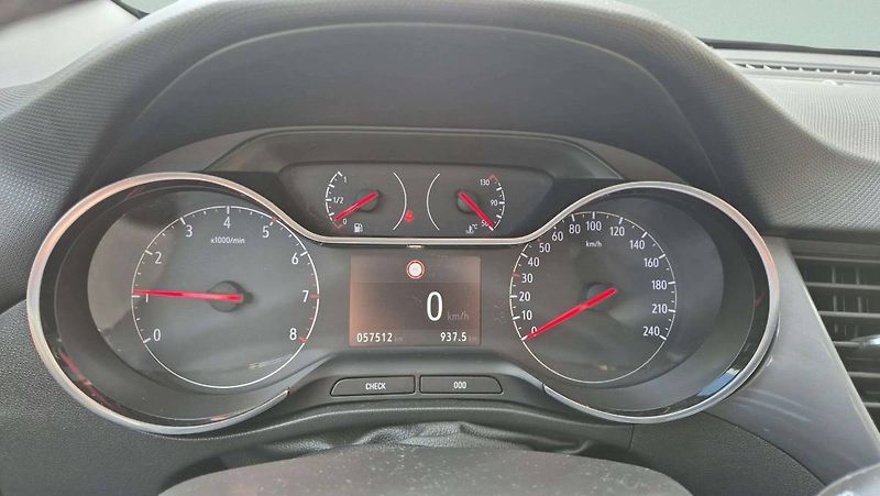 Opel Crossland Elegance F 12 XHT (96kW / 130H - fotka 19 z 37