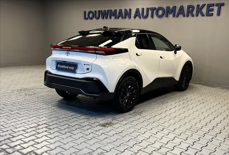 Toyota C-HR 2,0 PHEV GR SPORT VIP - fotka 2 z 20
