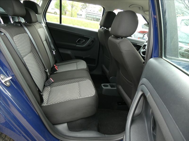 Škoda Fabia 1,2 TSi 63kW 2x kola, klima - fotka 17 z 38