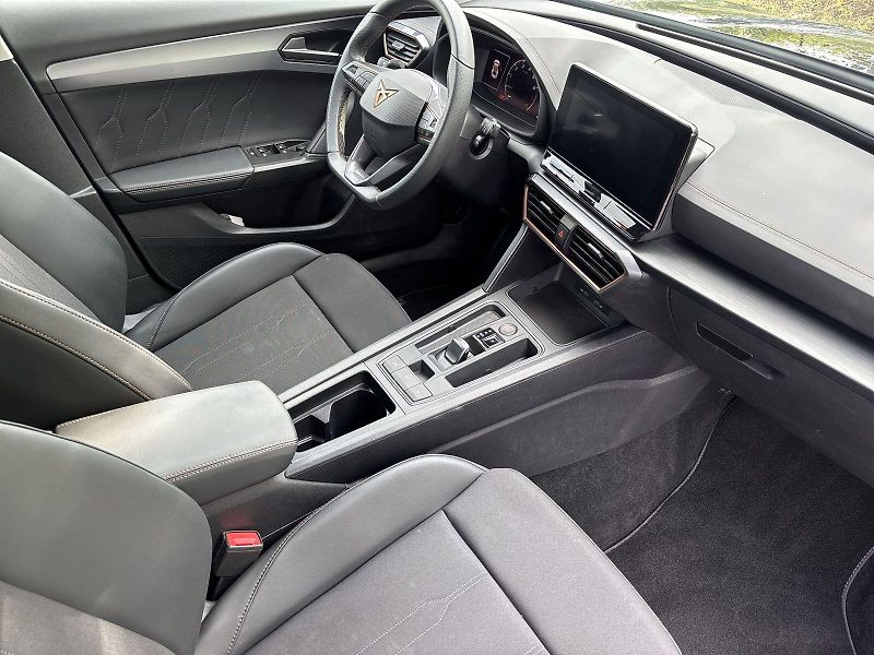 Cupra Formentor (2023) 1.5 TSI DSG - fotka 9 z 27