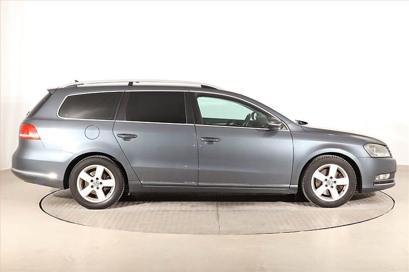 Volkswagen Passat (2014) 1.6 TDI, Navi, Tempomat - fotka 6 z 22