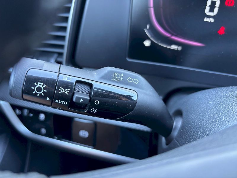 Kia Sportage (2022) 1.6 T-GDI 110kW - fotka 14 z 35