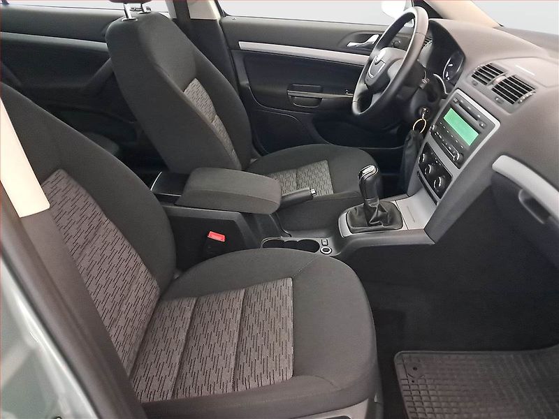 Škoda Octavia (2012) Ambition 1.2 TSI, Tempomat - fotka 9 z 15