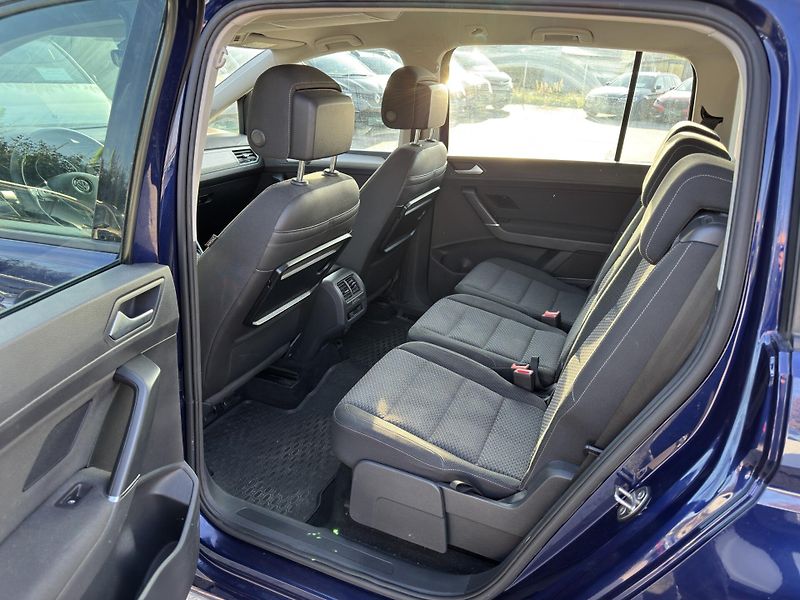 Volkswagen Touran - fotka 6 z 11