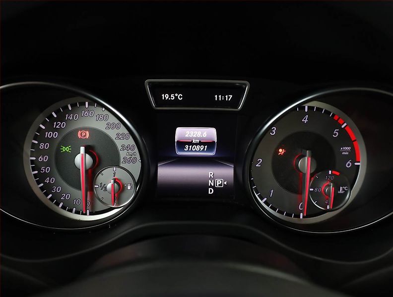 Mercedes-Benz CLA (2016) AMG Paket 220 CDI, Automat - fotka 9 z 19