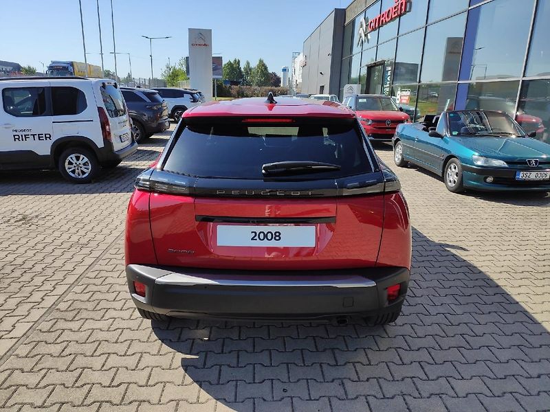 Peugeot 2008 (2026) ALLURE 1.2 TURBO 100k 2xkamera - fotka 12 z 27