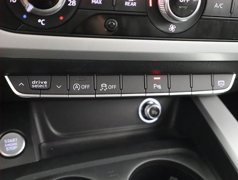 Audi A4 (2017) 2.0 TDI, Serv.kniha, Navi - fotka 21 z 25