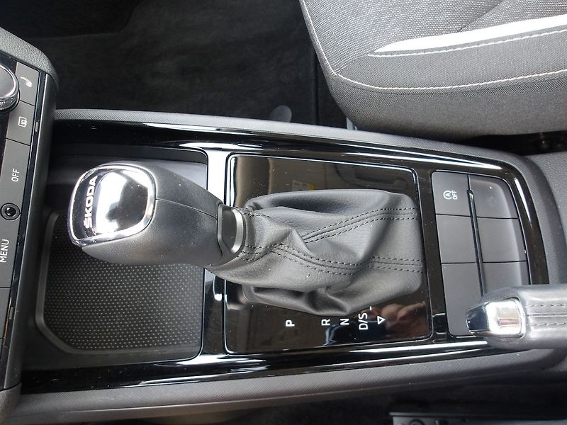 Škoda Kamiq 1,5TSi AUTOMAT !!! 1.MAJITEL ! - fotka 22 z 28