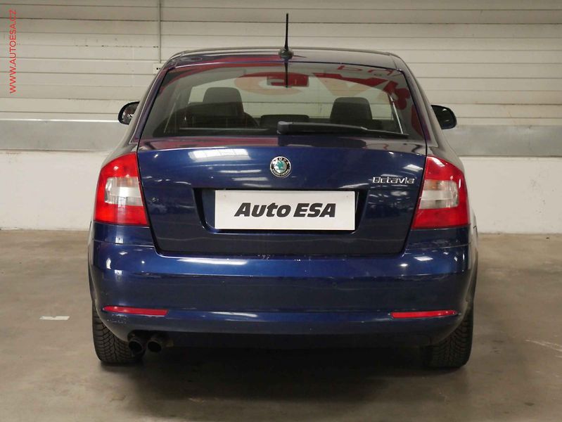 Škoda Octavia (2011) 2.0TDI, ČR, DSG - fotka 5 z 23
