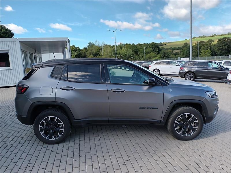 Jeep Compass 1,3 PHEV 132kW,TRAIL HAWK - fotka 4 z 50
