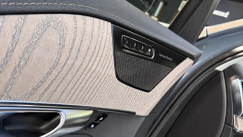 Volvo XC90 (2022) B5 ,ČR, Plus Dark  - fotka 12 z 16