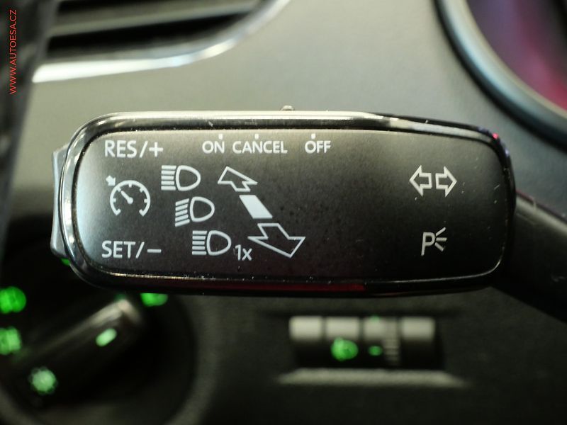 Škoda Octavia (2014) 1.6 TDI, ČR, servis.kniha - fotka 15 z 21