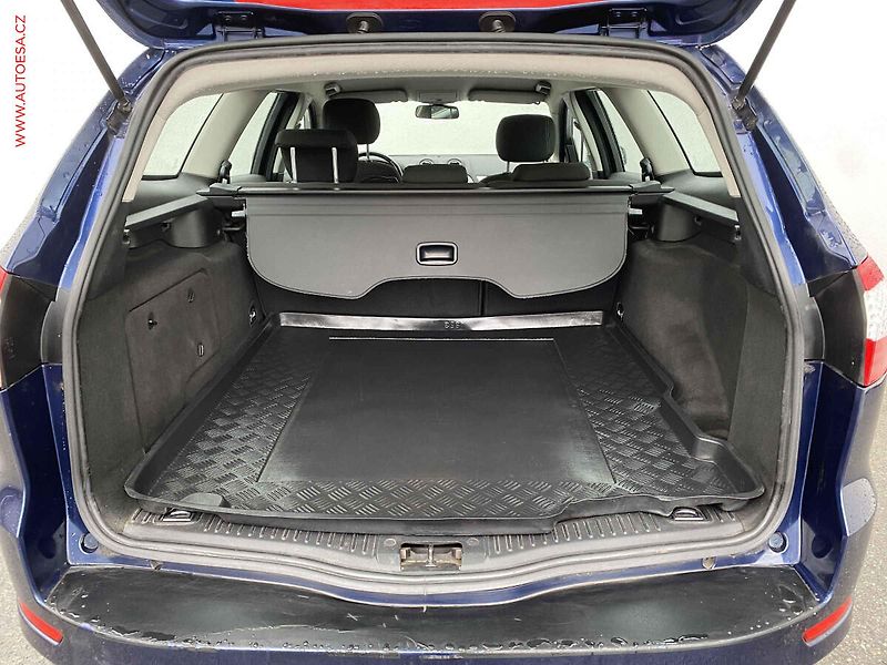 Ford Mondeo (2009) 2.0TDCi, AT, navi - fotka 7 z 20
