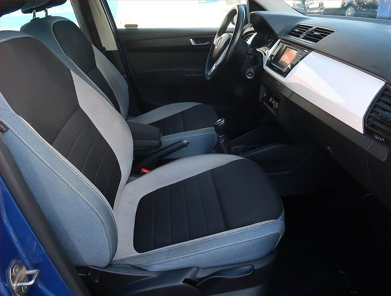 Škoda Fabia (2016) Style 1.2 TSI, Park. senzory - fotka 9 z 19