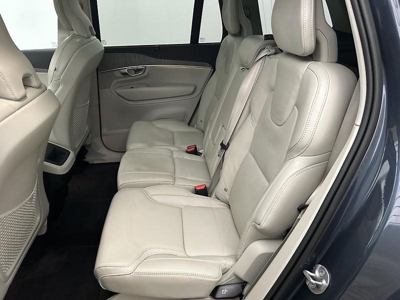 Volvo XC90 2.0 B5 4x4 ULTIMATE - fotka 11 z 30