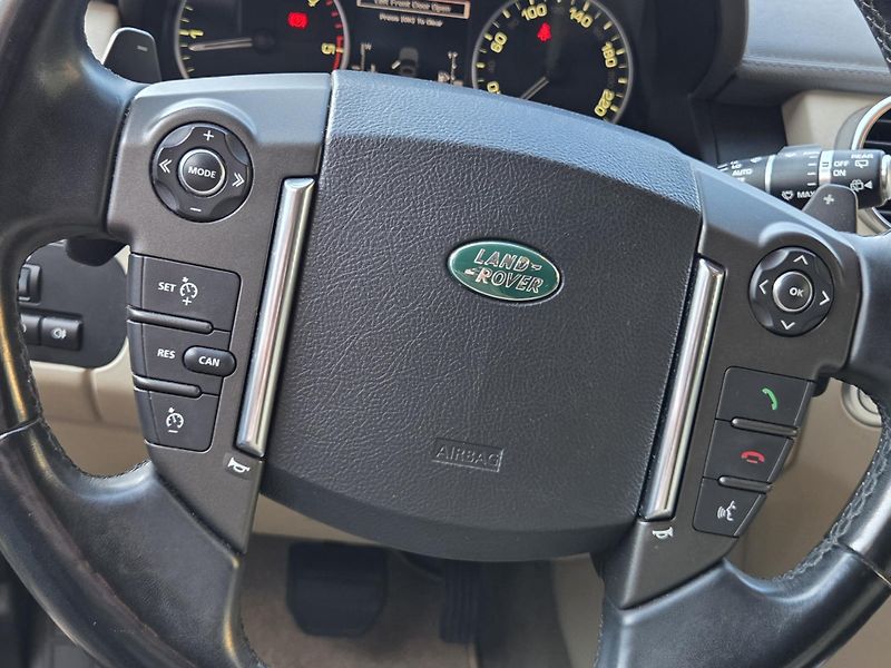 Land Rover Discovery (2013) Discovery 4 SDV6 HSE - fotka 14 z 24