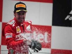 Sebastian Vettel v cíli Velké ceny Indie.