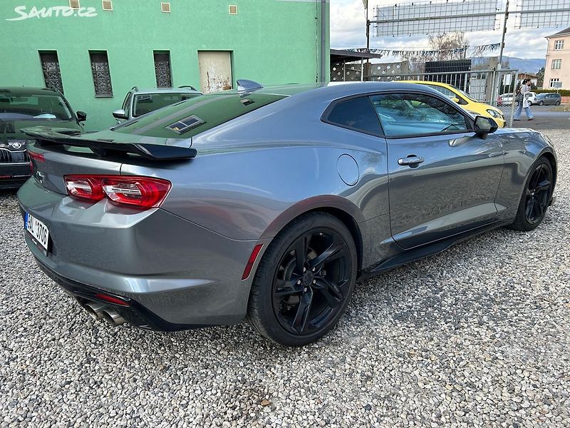 Chevrolet Camaro (2021) 6.2 V8 - fotka 5 z 28