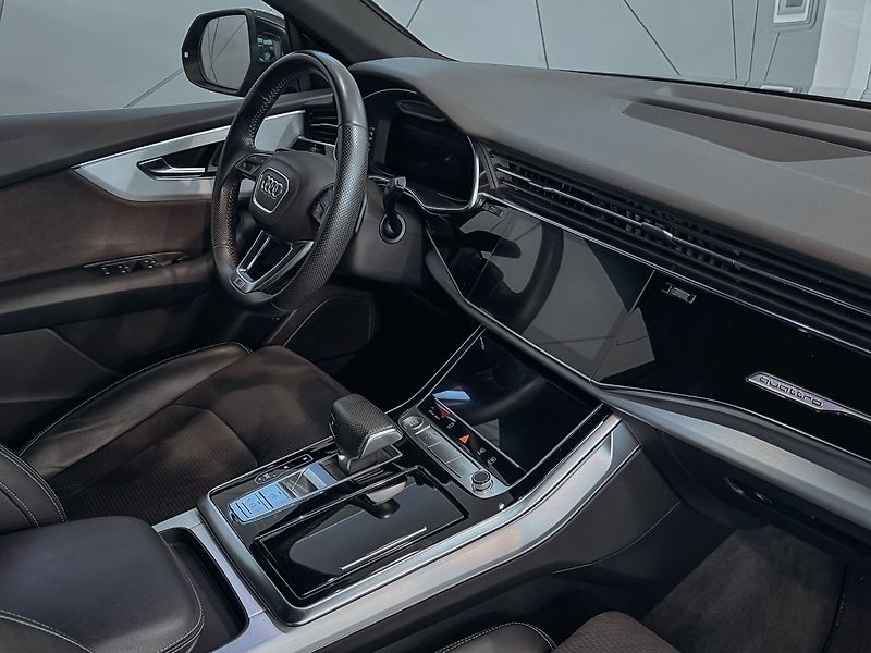 Audi Q8 50TDI S-line Quattro 210 kW - fotka 12 z 27